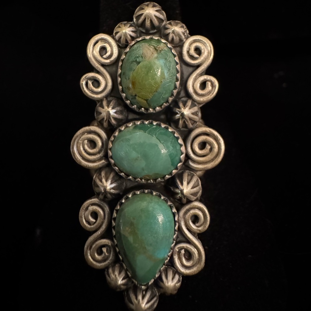 Genuine Mojave Turquoise‎ Sterling Silver native style Statement Ring - Picture 5 of 9